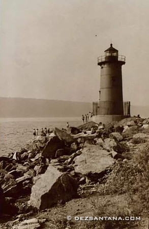 Little Red Light House, 1939